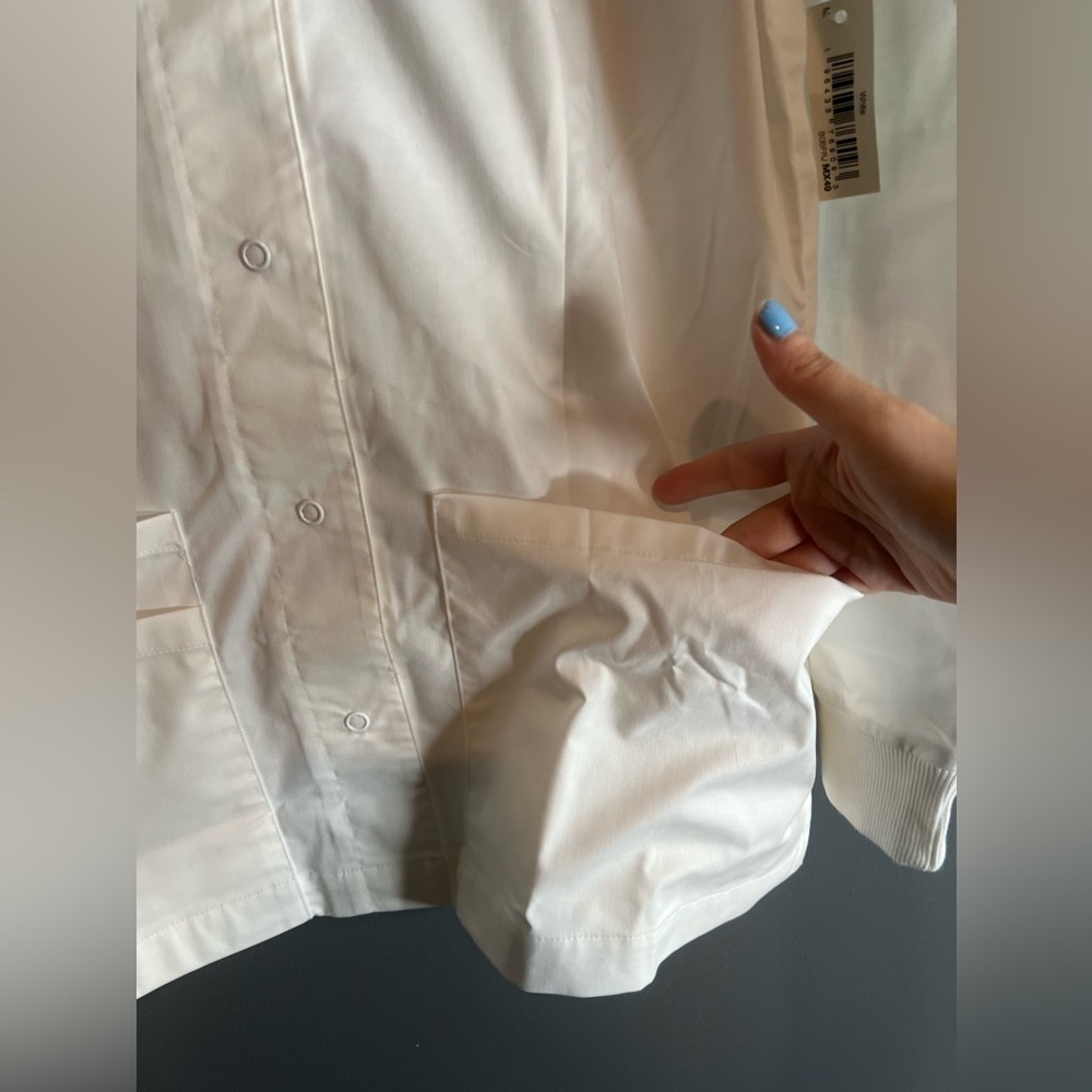 Amazon essentials scrub jacket NWT - image 2